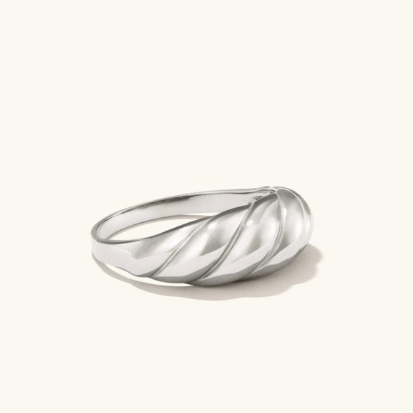ISO Thin Croissant Dôme Ring - Picture 4 of 4